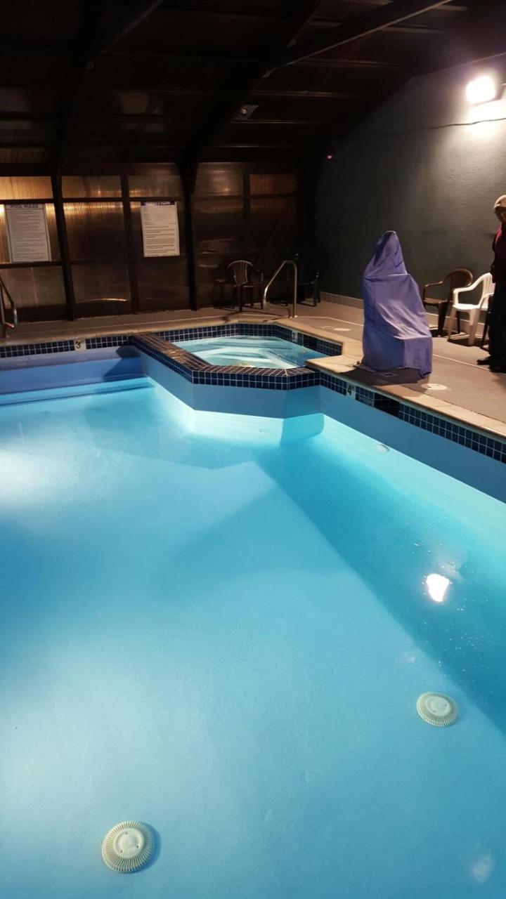 מלון Super 8 By Wyndham לוגאן מראה חיצוני תמונה